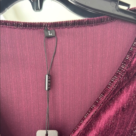 Elegant Burgundy Velvet Dress - Picture 2 of 7